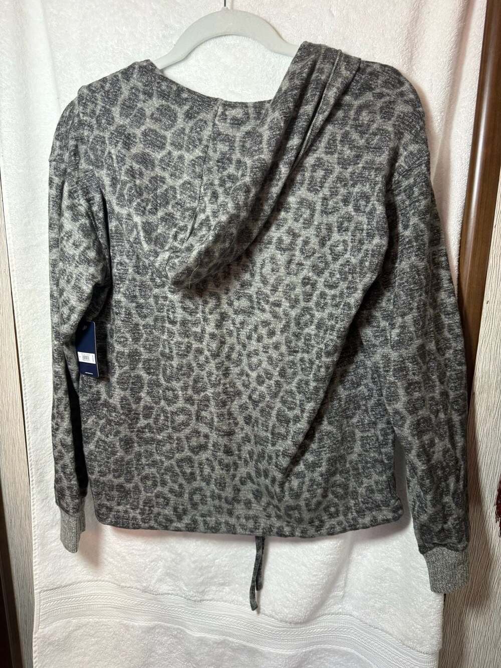 NWT Lucky Brand Leopard Print Hooded Pullover Sweatshirt Size S - Picture 4 of 4